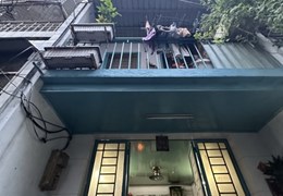 Bán nhà gấp Võ Văn Kiệt Quận 1 HXH 2 mặt tiền đẹp gần 40m2 chỉ nhỉnh 4 tỷ