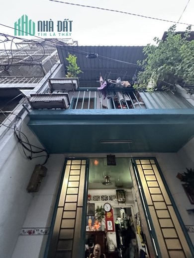 Bán nhà gấp Võ Văn Kiệt Quận 1 HXH 2 mặt tiền đẹp gần 40m2 chỉ nhỉnh 4 tỷ