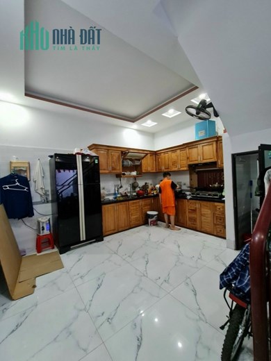 Bán nhà phố Trại Lẻ, diện tích 44m 3 tầng, GIÁ rẻ chỉ 2.35 tỉ nhà đẹp về ở luôn