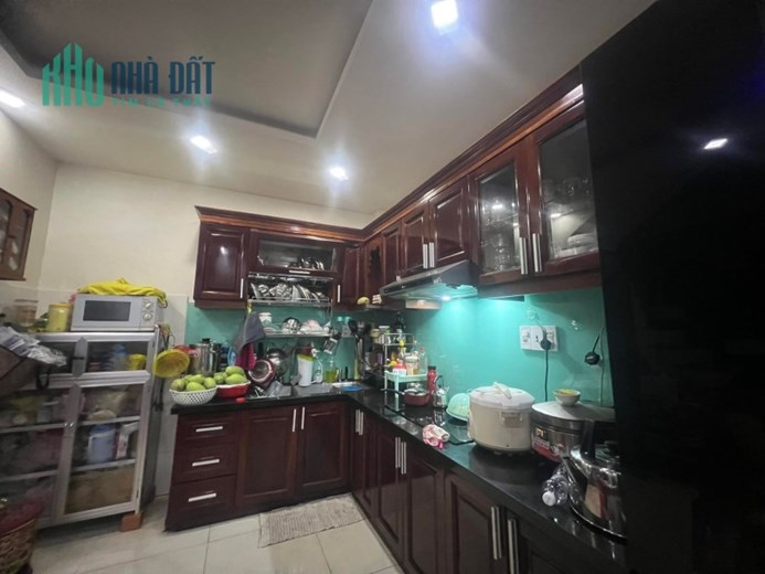 Cần Mua Nhà Chợ Tân Huong Tân Phú, 55m2, 3 Tầng, Tiện hoạt động KD. Chỉ 4 Tỷ