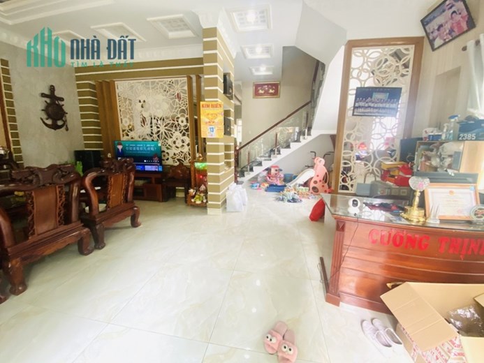 Nhà bán Quận Tân Phú dưới 6.x tỷ mới, 80m2, 3 tầng, Hẻm nhựa 6m