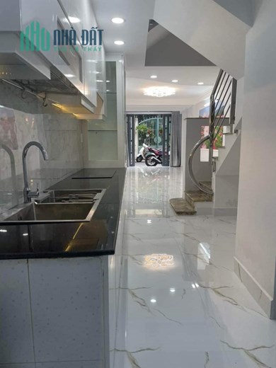 HẺM XE TẢI, GIÁP QUẬN 1,  40M2, 3 TẦNG, CÔ BẮC P1 PHÚ NHUẬN