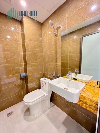 Bán nhà đường Nguyễn Khuyến, Văn Quán, Hà Đông,DT 40m2x5T, giá 4.3 tỷ.