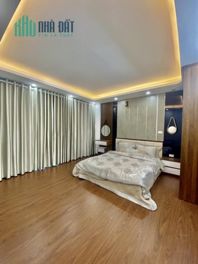 Bán ngôi nhà 71m2 Mặt phố Nghi Tàm, Tây Hồ Gara Ô tô Audi 4 thoáng Kinh doanh 5.8 Tỷ