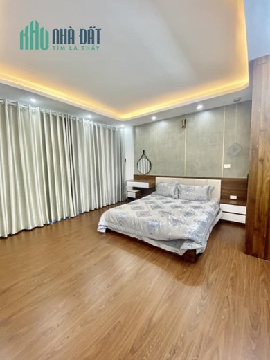 Bán ngôi nhà 71m2 Mặt phố Âu Cơ, Tây Hồ Gara Ô tô 16 chỗ Lô góc Kinh doanh đắc địa 5.6 Tỷ