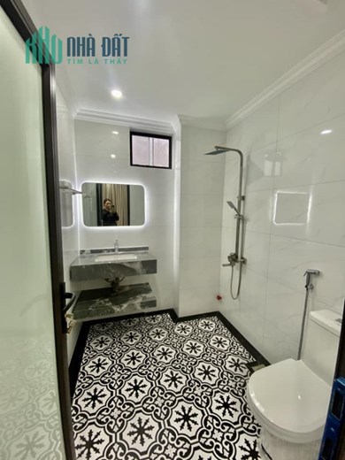 Bán ngôi nhà 71m2 Mặt phố Âu Cơ, Tây Hồ Gara Ô tô 16 chỗ Lô góc Kinh doanh đắc địa 5.6 Tỷ
