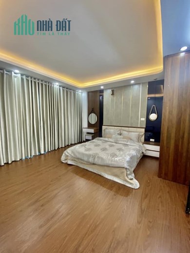 Bán ngôi nhà 45m2 phố Nghi Tàm, Tây Hồ Gara Ô tô thông Kinh doanh đa dạng 3.6 Tỷ