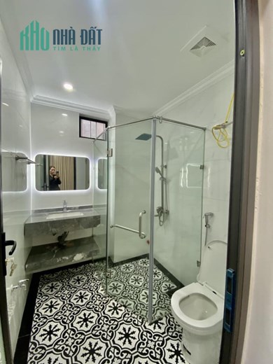 Bán ngôi nhà 44m2 phố Nghi Tàm, Tây Hồ Gara Ô tô Kinh doanh siêu tốt 3.9 Tỷ