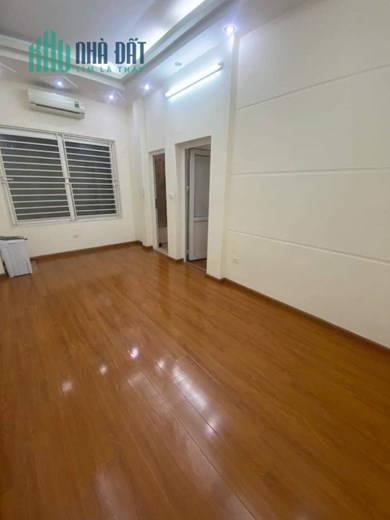 Bán nhà siêu đẹp Thịnh Quang, Đống Đa, 40m , 5 tầng , MT 4.1m, nhỉnh 4 tỷ.