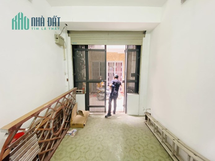 BÁN NHÀ TRUNG TÂM QUẬN ĐỐNG ĐA - 20M RA Ô TÔ TRÁNH - TRƯỚC NHÀ THOÁNG SÁNG - GIÁ RẤT HỢP LÝ