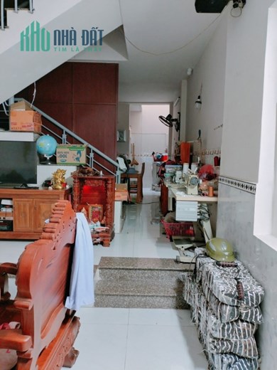 NHÀ CÓ NGUỒN TIỀN CHO THUÊ KẾ CHỢ TÂN HƯƠNG QUẬN TÂN PHÚ.