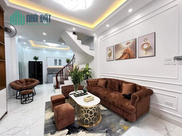 Cho Thuê Nhà #HỒ_TÙNG_MẬU Đẹp BẤN LOẠN. 45m2. 4 Ngủ Sàn Gỗ Sang Trọng. Full Đồ. Rẻ 15 tr