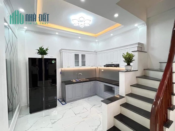 Cho Thuê Nhà #HỒ_TÙNG_MẬU Đẹp BẤN LOẠN. 45m2. 4 Ngủ Sàn Gỗ Sang Trọng. Full Đồ. Rẻ 15 tr