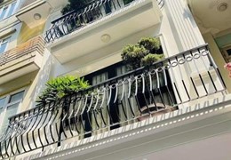 Cho Thuê Nhà #TRUNG_HÒA, CG. 62m2. 5 Ngủ 5 Điều Hòa. Phòng Cực Rộng. Sàn Gỗ. 16tr/tháng
