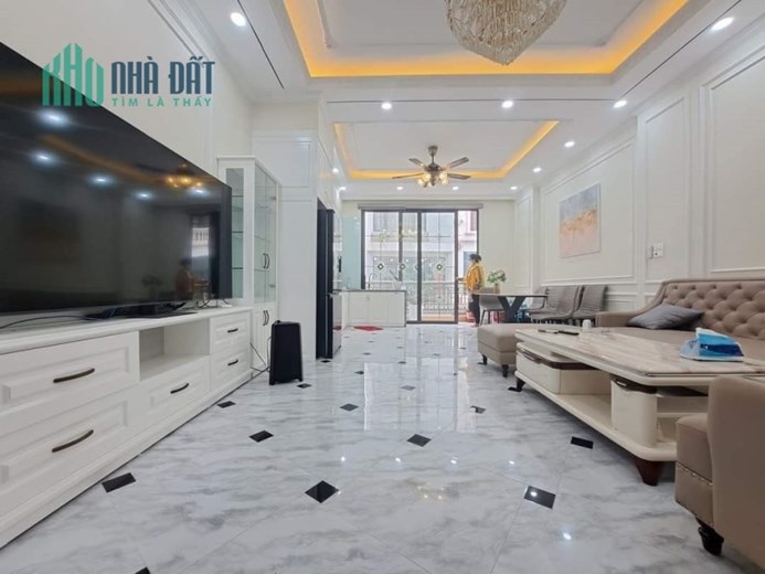 Cho Thuê Nhà #TRUNG_HÒA, CG. 62m2. 5 Ngủ 5 Điều Hòa. Phòng Cực Rộng. Sàn Gỗ. 16tr/tháng
