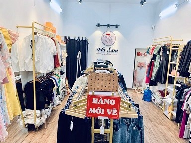 Cần Sang Nhượng Cửa Hàng Quần Áo Tại Mai Dịch, Cầu Giấy, Cửa Hàng Mới Tinh Thiết Kế Hiện Đại