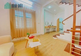 Tòa 6 T, c. góc plô ô tô tránh, vỉa hè, KD, Huỳnh Thúc Kháng, Đống Đa, 46m2, mt 4.2, 16.5 tỷ