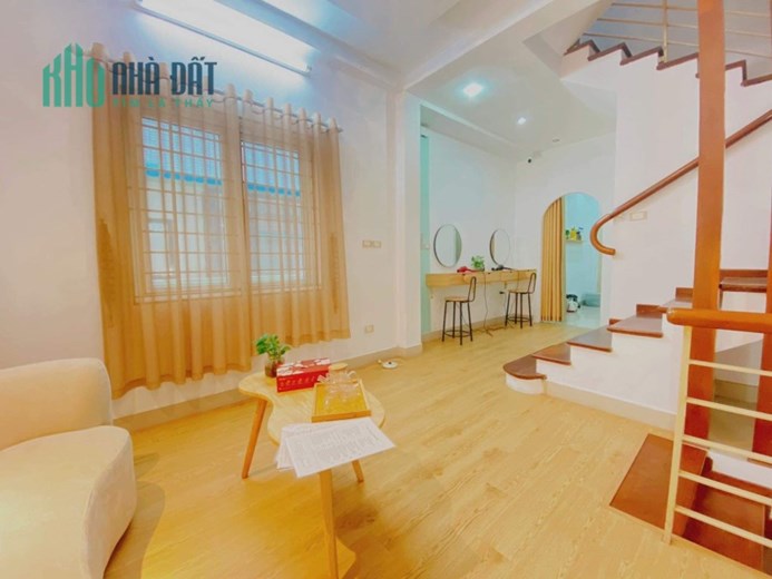 Tòa 6 T, c. góc plô ô tô tránh, vỉa hè, KD, Huỳnh Thúc Kháng, Đống Đa, 46m2, mt 4.2, 16.5 tỷ