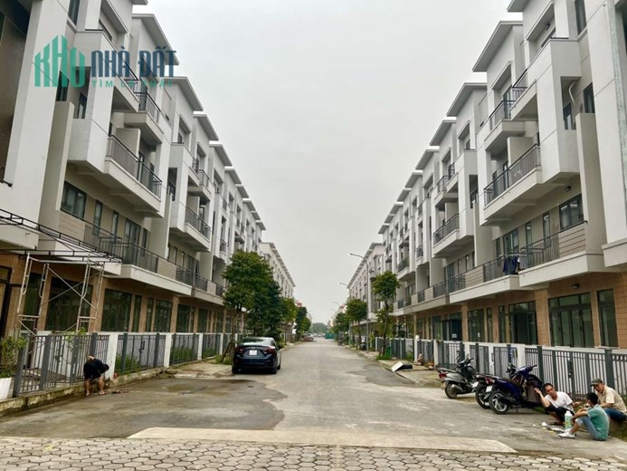 Bán nhà 4 tầng giáp dân cư kinh doanh sầm uất Centa Diamond Từ Sơn chỉ hơn 3,5 tỷ