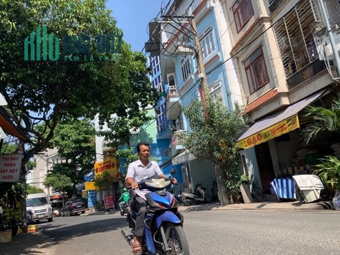 BÁN NHÀ CHDV, PHẠM VĂN BẠCH TÂN BÌNH, 8 TẦNG, THANG MÁY, 345 M2, 8X46, 111 CHDV FULL 315 TR/TH, CHỈ