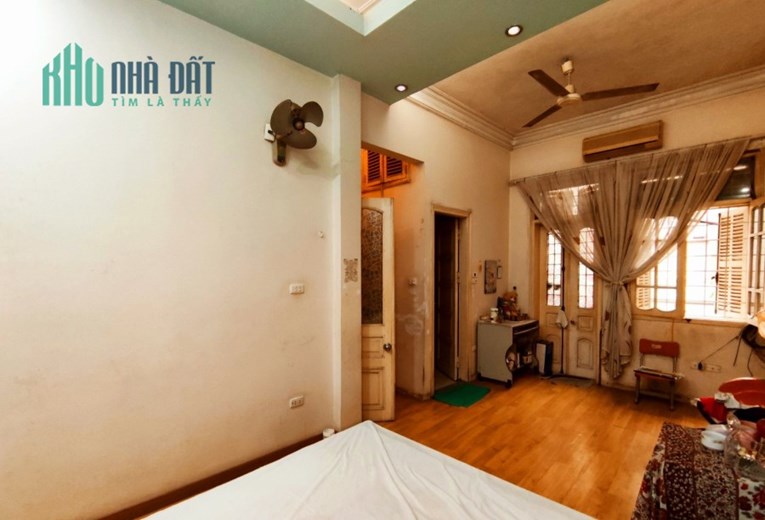 BÁN NHÀ GIÁ RẺ! Thụy Khuê – Trích Sài Tây Hồ - Nhà mặt ngõ 3.5m – Nhỉnh 5 tỷ.