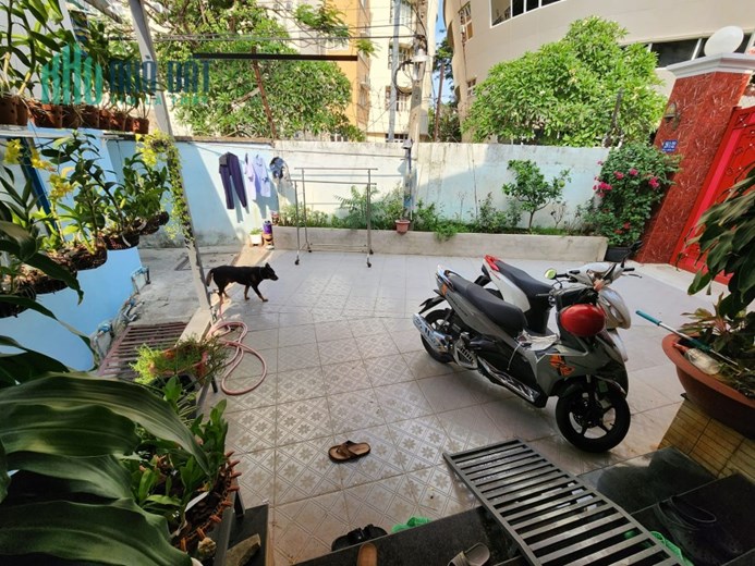 CHỦ NỢ BANK GỬI BÁN NHANH NHÀ 2T(81m2-3pn) CHUNG VÁCH VỚI TRƯỜNG ĐẠI HỌC NGÂN HÀNG Đ.HOÀNG