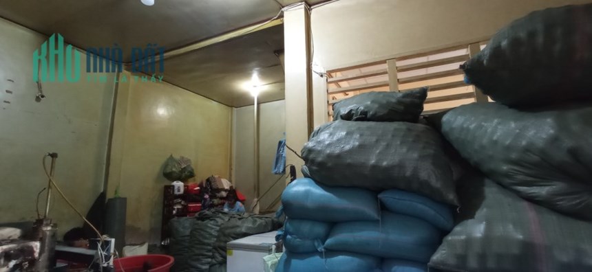 Nhà ngay trung tâm Q11, DT 13 x 13.5. Thích hợp xây Biệt thự hoặc tách 4 lô đầu tư lợi nhuận cao !!
