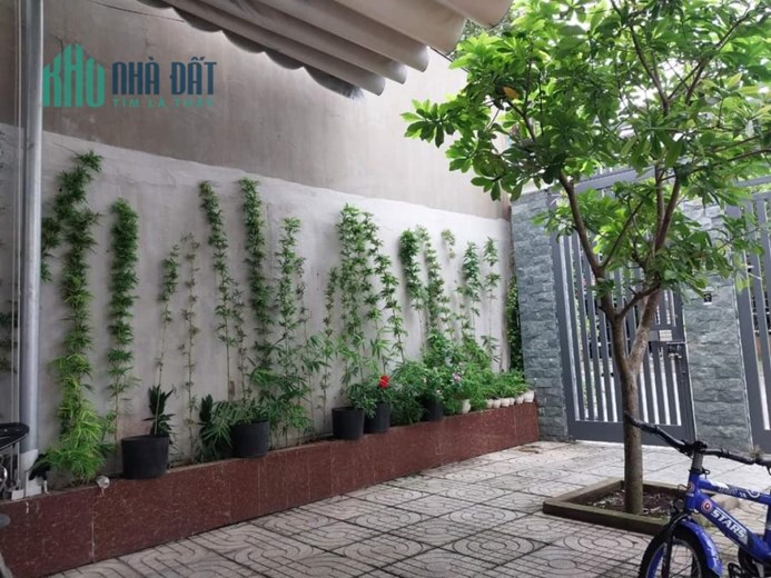 IẢM SÂU. CHỈ HƠN 13 TỶ CHO 229M. BIỆT THỰ SÂN KINH DOANH MẶT TIỀN 9M. ĐANG CÓ DÒNG TIỀN 27TR/T. LÊ
