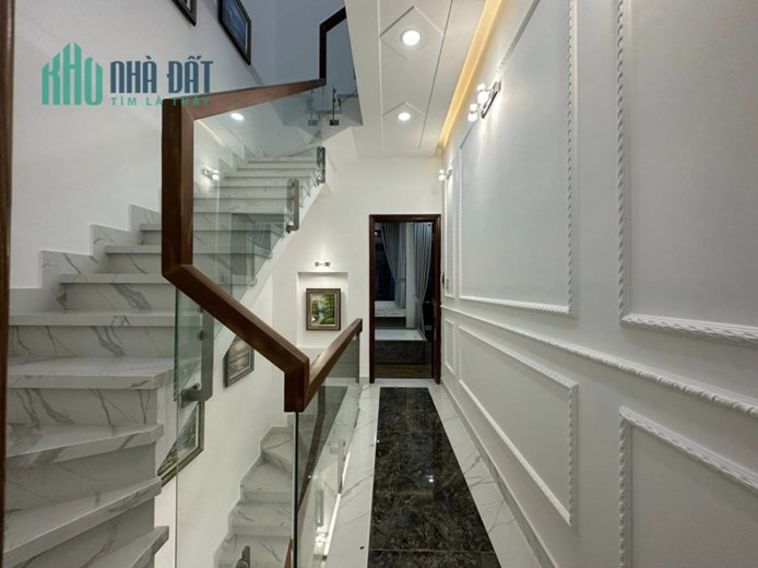 10 TỶ, NHÀ 100M2, MẶT TIỀN ĐƯỜNG HUỲNH TẤN PHÁT,  VUÔNG CHUẨN, LỘ 10 CÓ VỈA HÈ Ô TÔ VÀO NHÀ