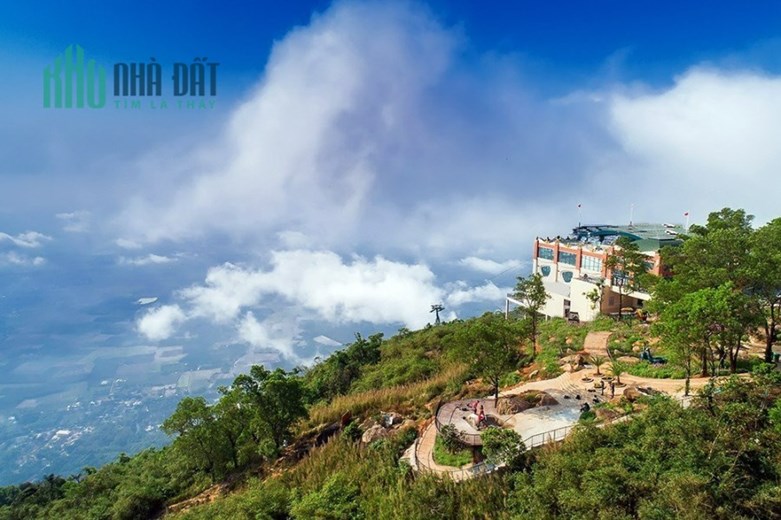 ĐẤT SÀO HIẾM CÓ, TRƯỚC LÀ ĐƯỜNG RỘNG, SAU LÀ RẠCH NƯỚC TẠI TÂY NINH