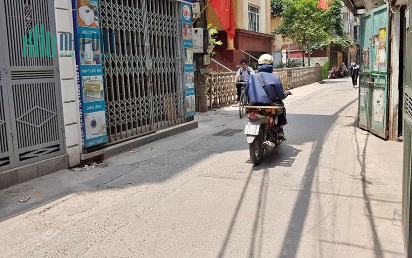 CHỈ HƠN 2 TỶ - NHÀ PHỐ VIP ĐỐNG ĐA - PHÂN LÔ - Ô TÔ CHẠY VÒNG QUANH - KINH DOANH ĐỈNH