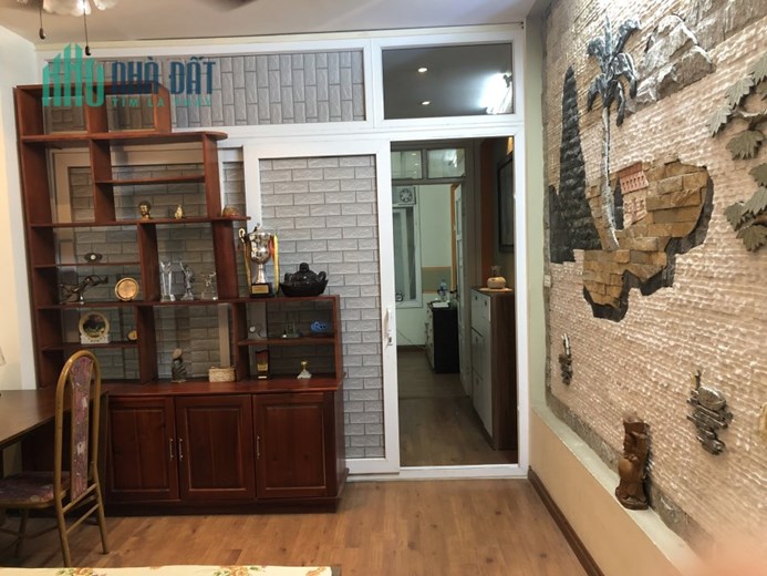 Cần bán gấp nhà ngõ phố Thái Hà, Trung Liệt, Đống Đa dt 45 m2 x 5 t đẹp giá 5 tỷ