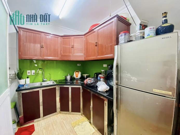 Xuất sắc. Nhà Minh Khai, Hai Bà Trưng, ô tô, kinh doanh, nội thất hiện đại. Diện tích 42m*3T, sổ