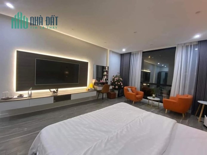 Bán nhà phố Phùng Hưng cạnh Học viện Quân y, 150m2, lô góc rộng 20m, kinh doanh siêu đỉnh