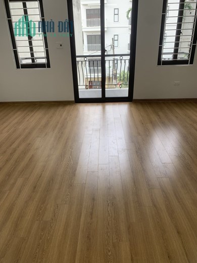 BÁN NHÀ ĐẸP Ở NGAY NGÕ 323 ĐỖ NHUẬN GẦN CÔNG VIÊN HÒA BÌNH 45M LÔ GÓC 5 TẦNG