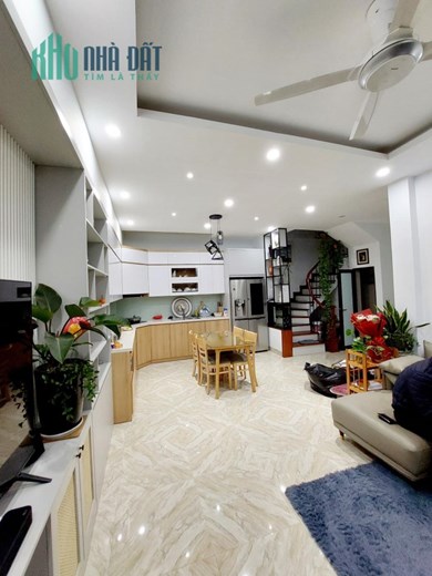 Vip. Nhà Phố Nguyễn Du, Hoàn Kiếm, tự xây, chuẩn 100%, 15m ra phố lớn. Diện tích 45m*5T*mặt tiền