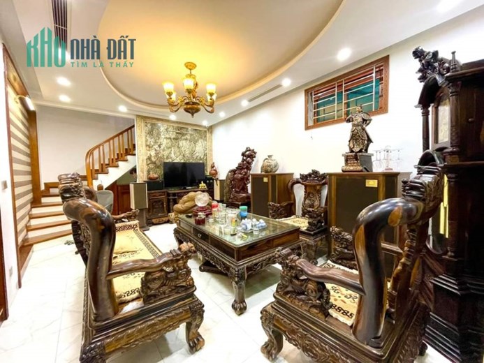 MỸ ĐÌNH - LÔ GÓC - MẶT NGÕ Ô TÔ KINH DOANH - NHÀ KIÊN CỐ.
CÁCH BẾN XE 2KM, SÂN VẬN ĐỘNG 1KM. TIẾP