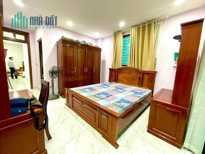 MỸ ĐÌNH - LÔ GÓC - MẶT NGÕ Ô TÔ KINH DOANH - NHÀ KIÊN CỐ.
CÁCH BẾN XE 2KM, SÂN VẬN ĐỘNG 1KM. TIẾP