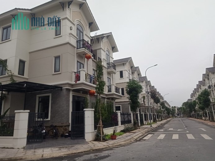 Bán nhanh căn biệt thự 135m giá tốt nhất  nhất dự án Centa City, sổ hồng lâu dài.