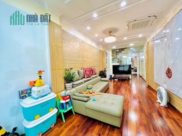 Hiếm. Phân Lô Lô Lạc Trung,  Hai Bà Trưng, tháng máy, kinh doanh, thoáng. DT 58M*5 T.