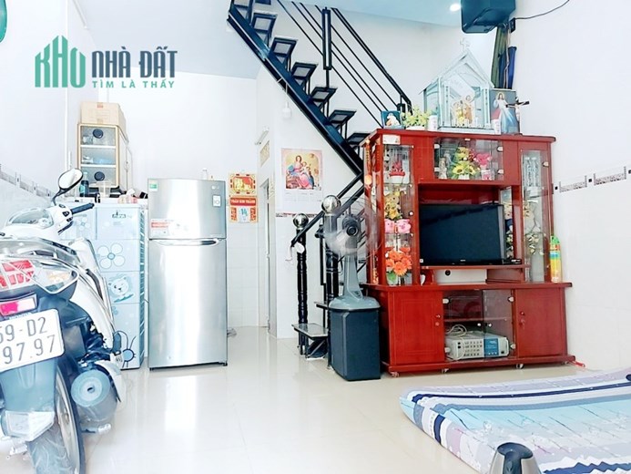 Nhà mới ngay chợ Tân Hương. Tân Phú. Giảm 450 triệu còn Nhỉnh 3 Tỷ.