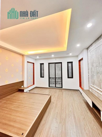 HIẾM. Nhà Hai Bà Trưng, lô góc, gần ô tô, ngõ thông kinh doanh. Diện tích 40m*5T* MT3.7m.
