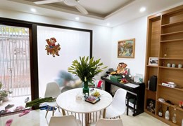 Bán nhà Phố Huế - Bạch Mai, 48m2x5T, MT 5,2m, có thang máy, ngay sát phố - Giá 9.5 tỷ