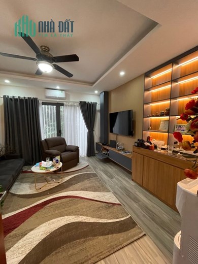 Bán nhà Phố Huế - Bạch Mai, 48m2x5T, MT 5,2m, có thang máy, ngay sát phố - Giá 9.5 tỷ