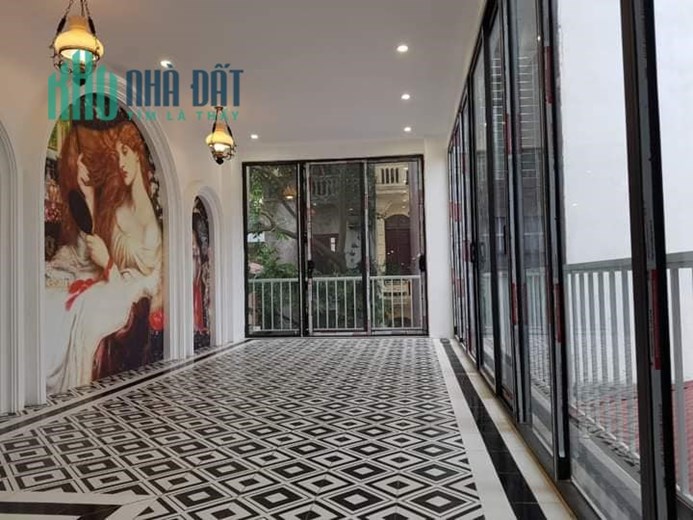 Nhà cực đẹp, lô góc, ngõ thoáng, ba bước ra mặt phố Láng Hạ. 42m2, 6 tầng, thiết kế Tây Âu.
