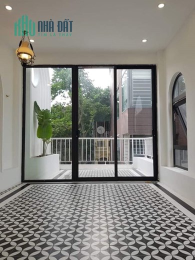 Nhà cực đẹp, lô góc, ngõ thoáng, ba bước ra mặt phố Láng Hạ. 42m2, 6 tầng, thiết kế Tây Âu.