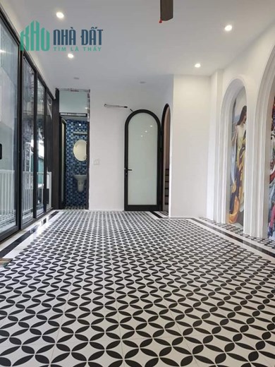 Nhà cực đẹp, lô góc, ngõ thoáng, ba bước ra mặt phố Láng Hạ. 42m2, 6 tầng, thiết kế Tây Âu.