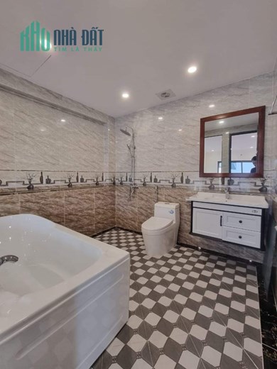 Nhà Thạch bàn 51m, thang máy, nội thất xịn sò, Long Biên