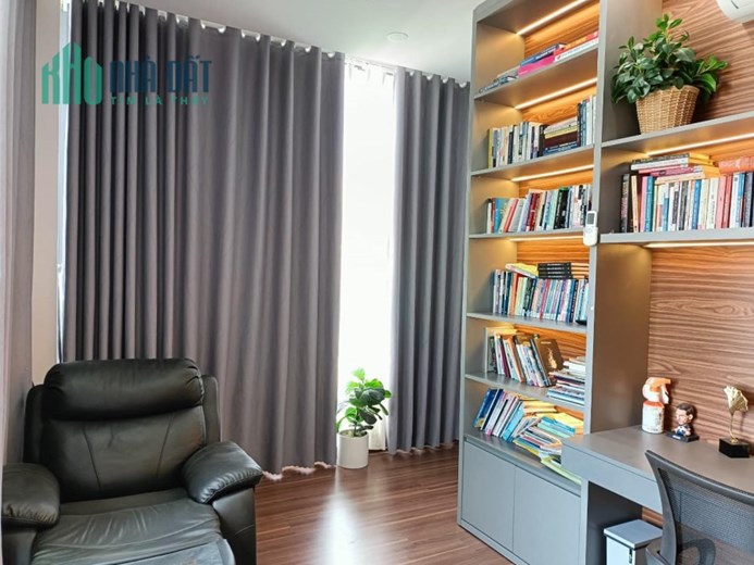 CHỦ CẦN BÁN GẤP TRONG THÁNG HẠ THÊM 500tr - GIÁ CHÀO MỚI 15 tỷ - HẺM XE TẢI NGAY GIGAMALL - HIỆP