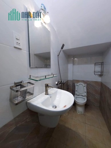 Nhà chưa qua đầu tư, 3 tầng, chỉ 4.190 tỷ.
